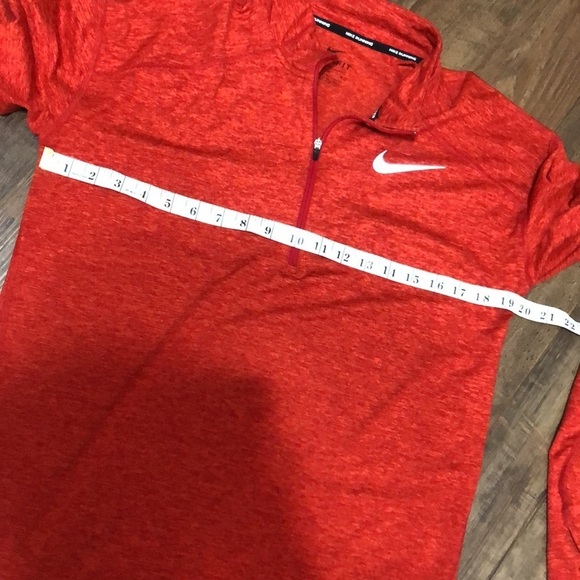 Nike running shirt - Picture 9 of 10